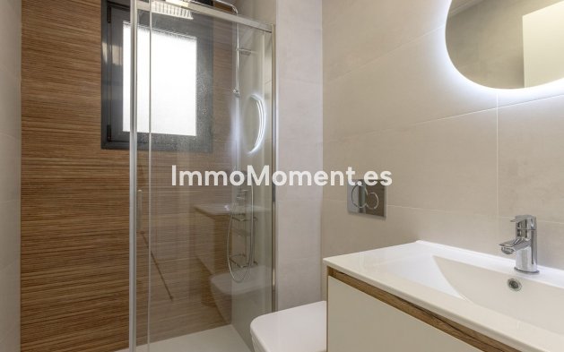 Resale - Apartment - Torrevieja - Torrevieja Centro
