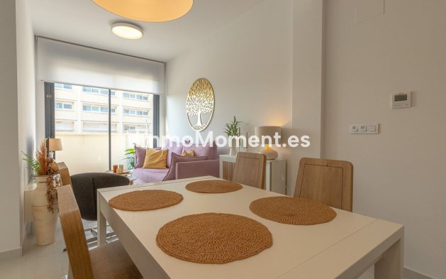 Resale - Apartment - Torrevieja - Torrevieja Centro