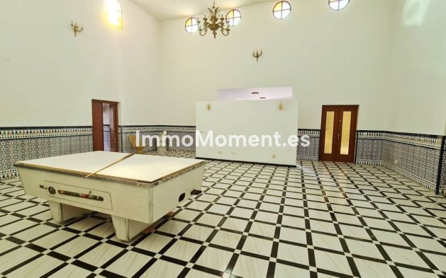 Wiederverkauf - Freistehende Villa - Benalmadena - Benalmadena Centro