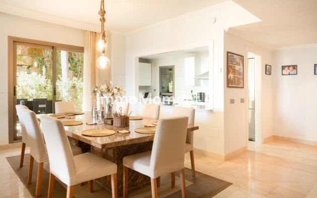 Resale - Apartment - Benahavís - Benahavís Centro