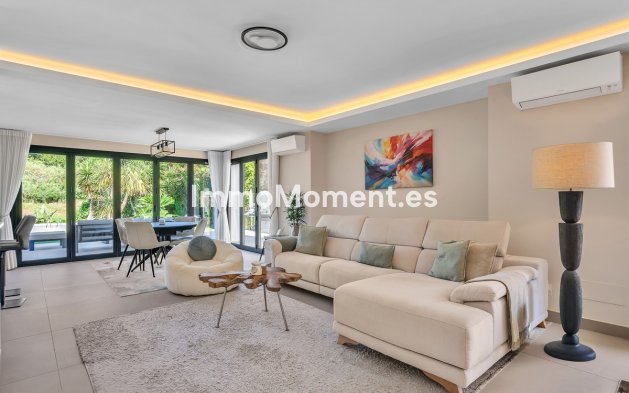 Resale - Detached villa - Marbella - Guadalmina Alta