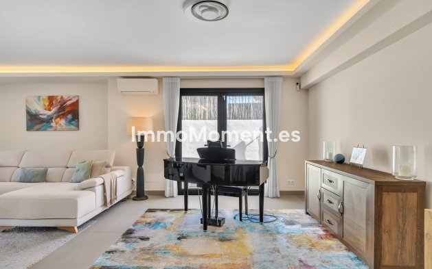 Resale - Detached villa - Marbella - Guadalmina Alta