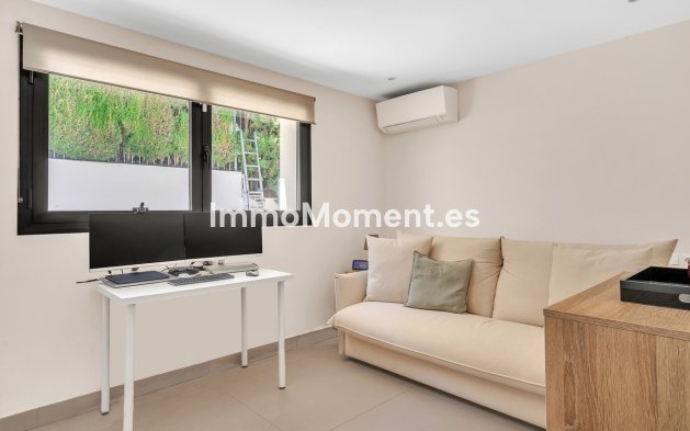 Resale - Detached villa - Marbella - Guadalmina Alta