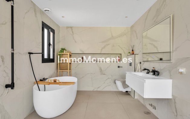 Resale - Detached villa - Marbella - Guadalmina Alta