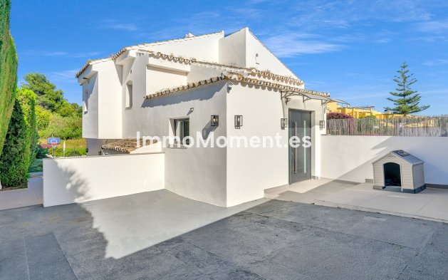 Resale - Detached villa - Marbella - Guadalmina Alta