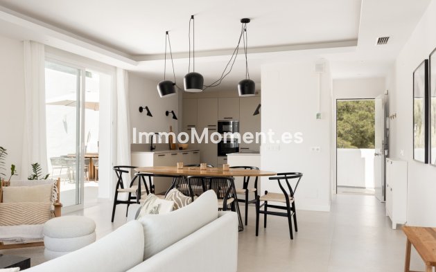 Resale - Apartment - Marbella - Nueva Andalucía