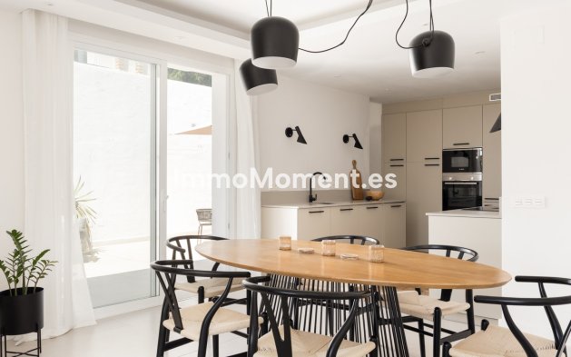 Resale - Apartment - Marbella - Nueva Andalucía