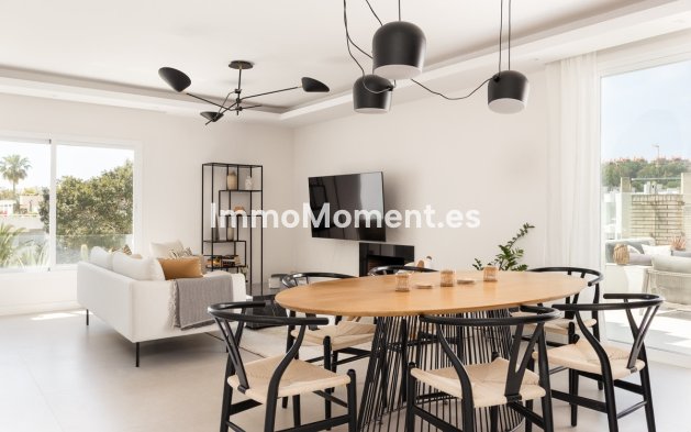 Resale - Apartment - Marbella - Nueva Andalucía