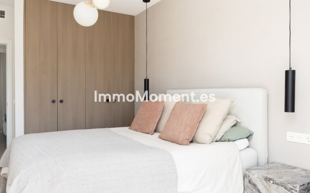 Resale - Apartment - Marbella - Nueva Andalucía