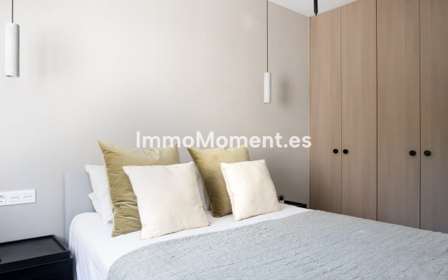 Resale - Apartment - Marbella - Nueva Andalucía