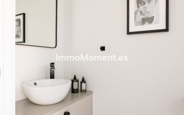 Resale - Apartment - Marbella - Nueva Andalucía