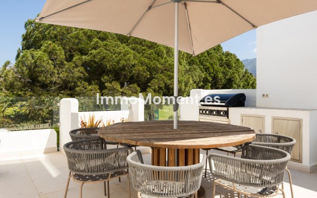Resale - Apartment - Marbella - Nueva Andalucía