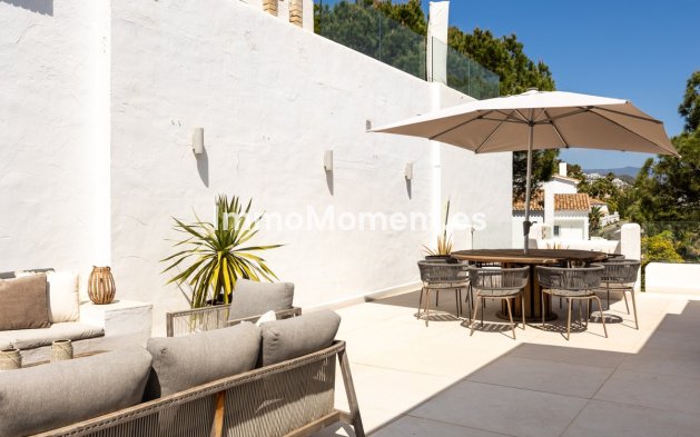Resale - Apartment - Marbella - Nueva Andalucía
