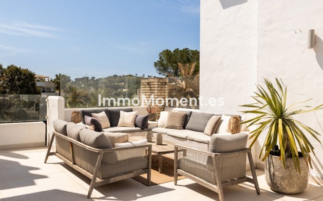 Resale - Apartment - Marbella - Nueva Andalucía