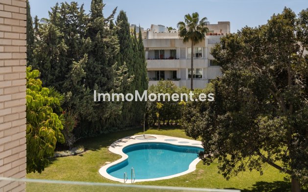 Resale - Apartment - Marbella - Nueva Andalucía