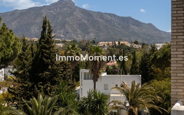 Resale - Apartment - Marbella - Nueva Andalucía