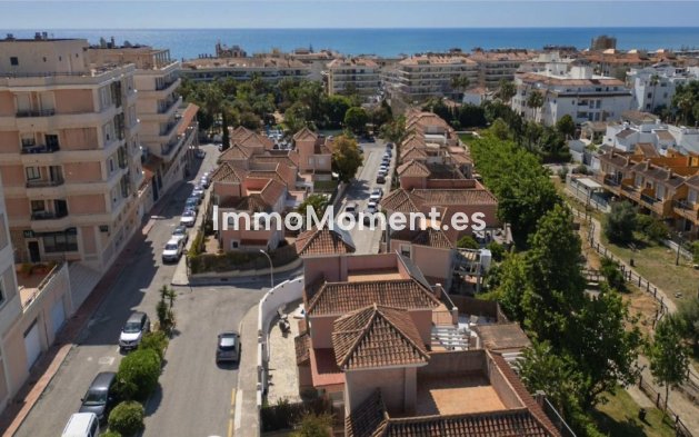 Resale - Detached villa - Manilva - San Luis de Sabinillas