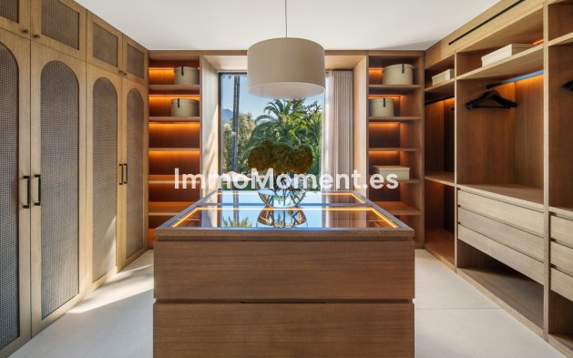 Resale - Detached villa - Marbella - Nueva Andalucía