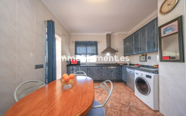 Resale - Detached villa - Inland  - Monda