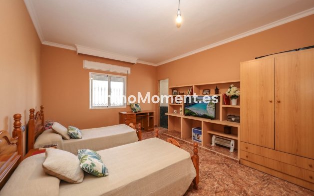 Resale - Detached villa - Inland  - Monda