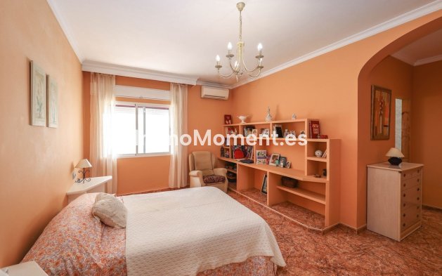 Resale - Detached villa - Inland  - Monda
