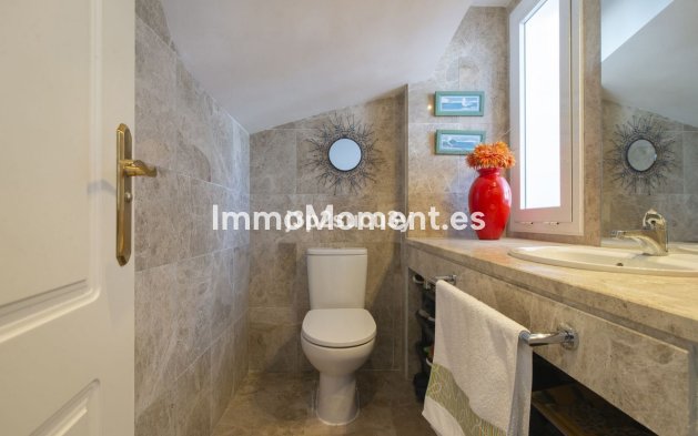 Resale - Detached villa - Marbella - Nueva Andalucía