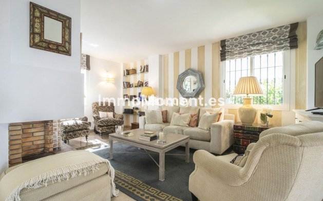Resale - Detached villa - Marbella - Nueva Andalucía