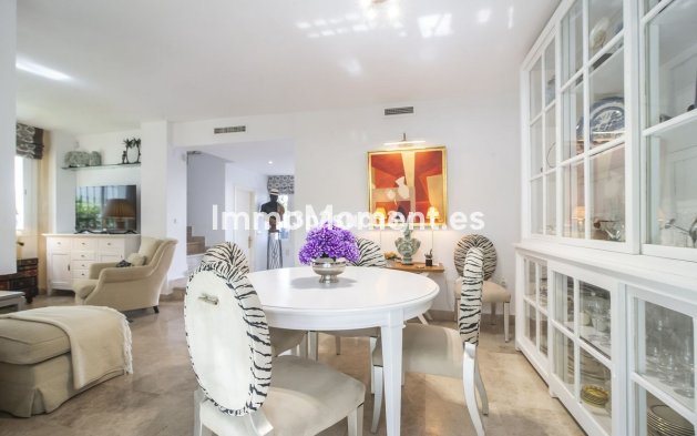 Resale - Detached villa - Marbella - Nueva Andalucía