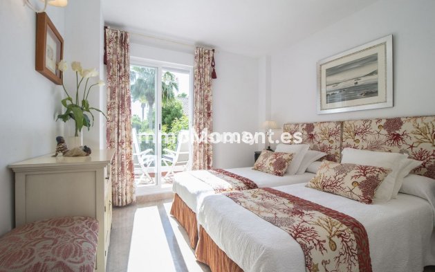 Resale - Detached villa - Marbella - Nueva Andalucía