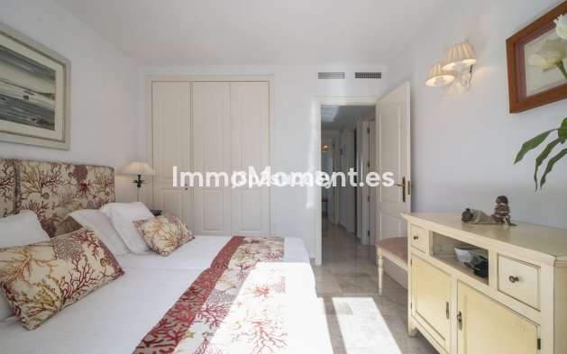Resale - Detached villa - Marbella - Nueva Andalucía