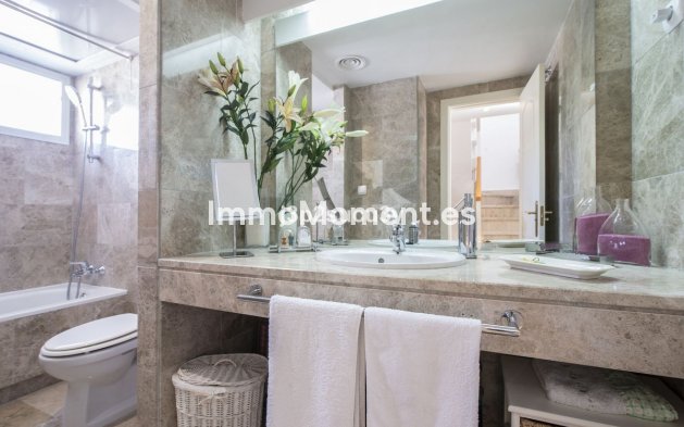 Resale - Detached villa - Marbella - Nueva Andalucía