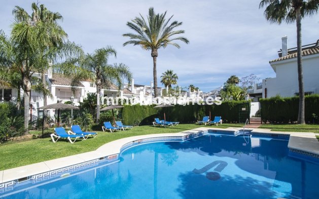 Resale - Detached villa - Marbella - Nueva Andalucía