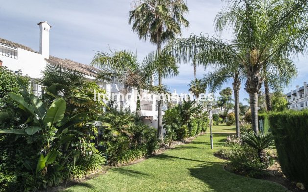 Resale - Detached villa - Marbella - Nueva Andalucía