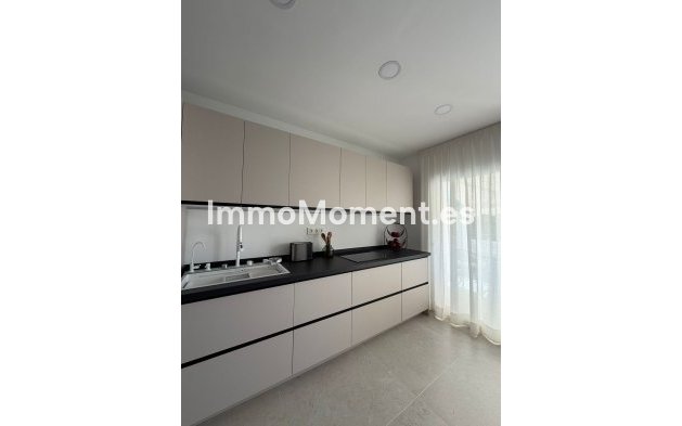 Resale - Apartment - Benahavís - Benahavís Centro