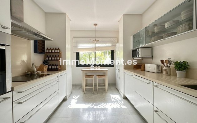Resale - Apartment - Sotogrande