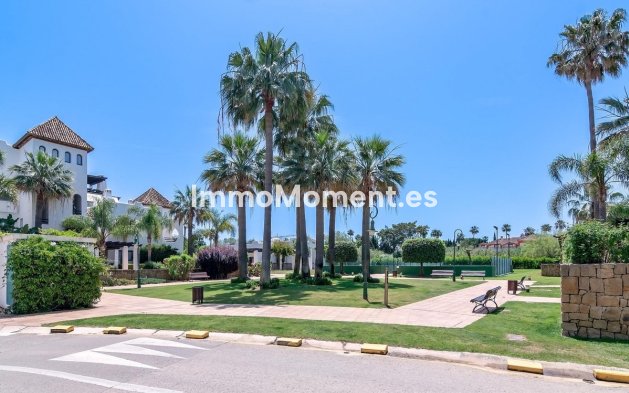 Resale - Apartment - Sotogrande