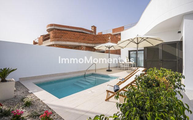 Obra nueva - Adosado - Torrevieja