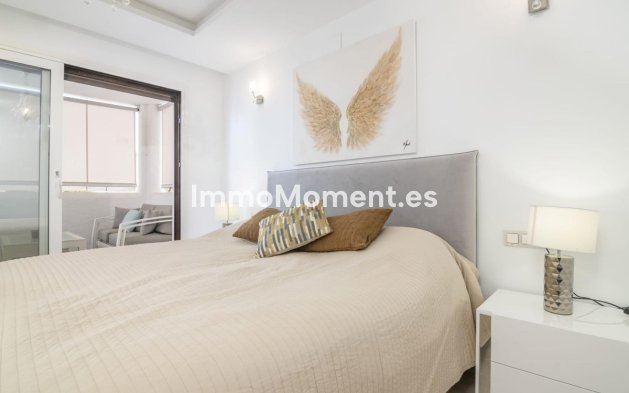 Resale - Apartment - Marbella - Puerto Banús