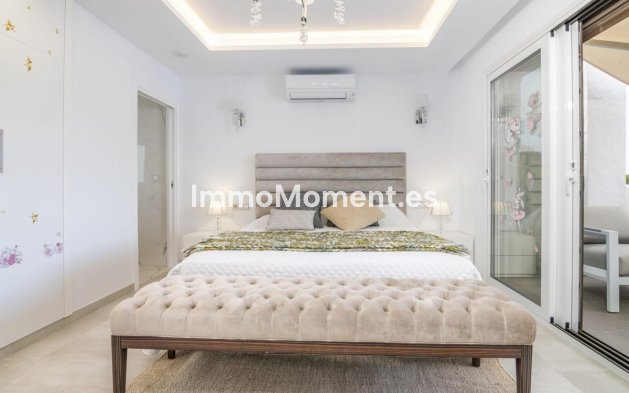 Resale - Apartment - Marbella - Puerto Banús