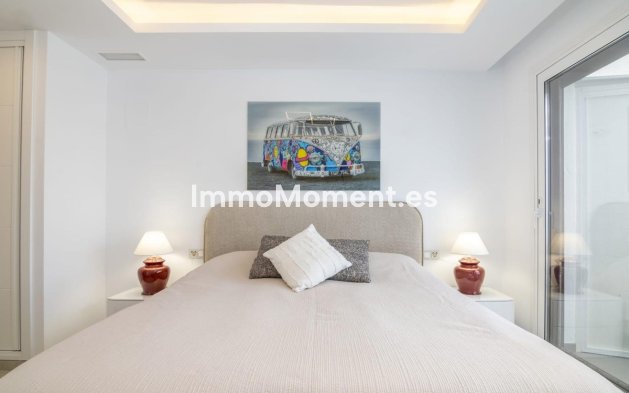 Resale - Apartment - Marbella - Puerto Banús