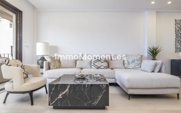 Resale - Apartment - Marbella - Puerto Banús