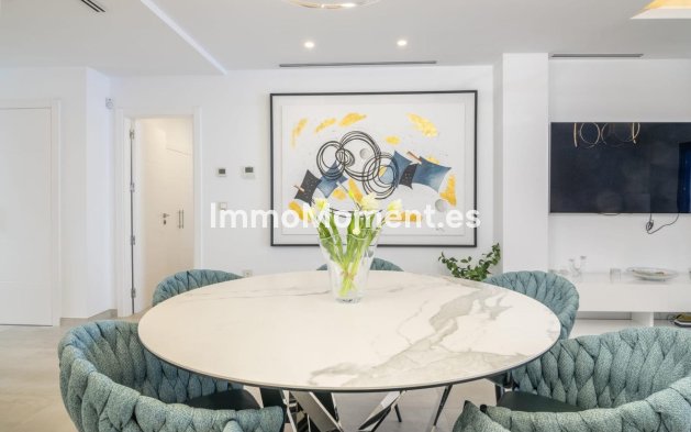 Resale - Apartment - Marbella - Puerto Banús