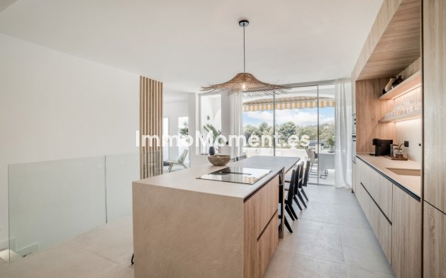 Resale - Apartment - Benahavís - La Quinta