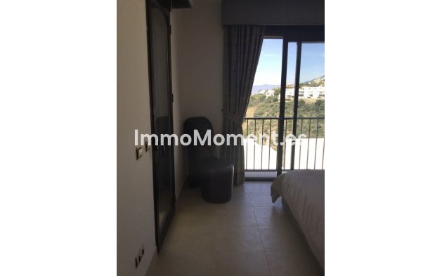 Resale - Apartment - Marbella - Altos de los Monteros
