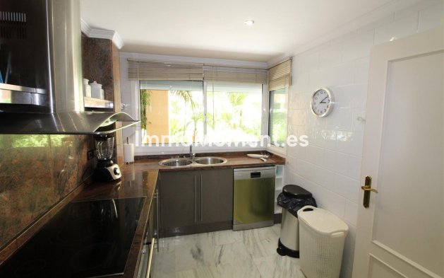 Revente - Appartement - Marbella - Nueva Andalucía