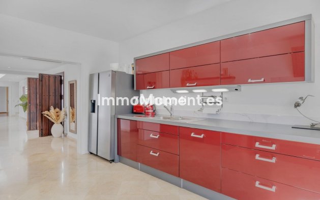 Wiederverkauf - Freistehende Villa - Estepona  - Estepona Centro