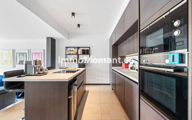 Resale - Apartment - Marbella - Elviria