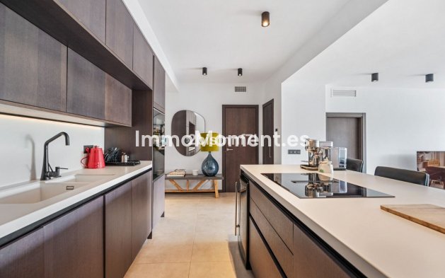 Resale - Apartment - Marbella - Elviria