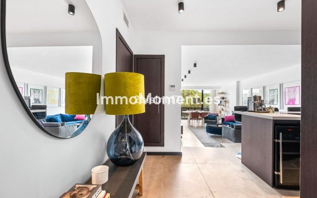 Resale - Apartment - Marbella - Elviria