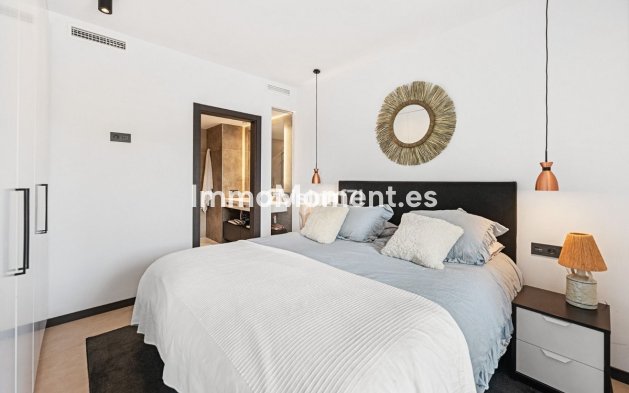 Resale - Apartment - Marbella - Elviria